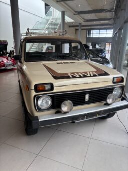 Lada Niva 1600 full