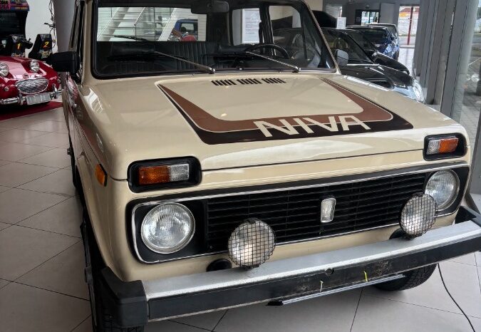 Lada Niva 1600 full