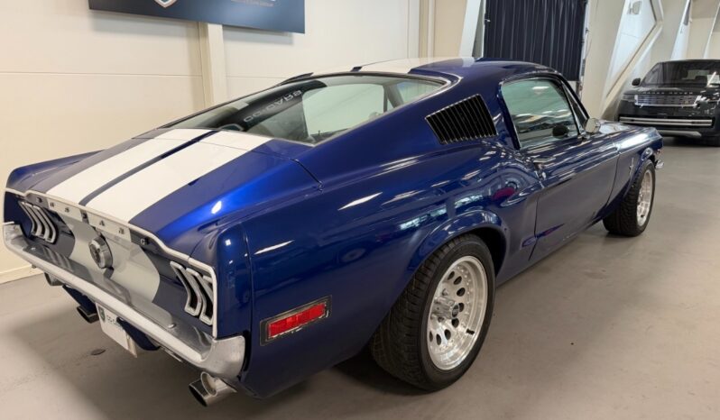 Ford Mustang 4.9 L 302 Fastback full