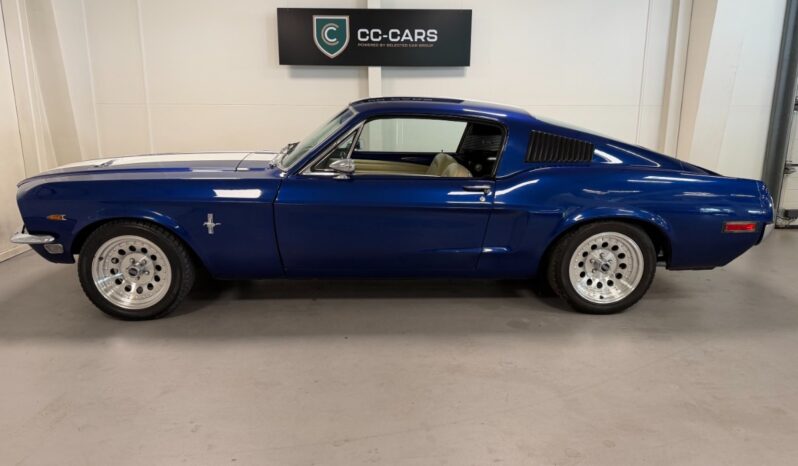 Ford Mustang 4.9 L 302 Fastback full