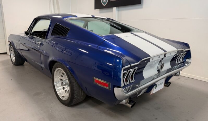 Ford Mustang 4.9 L 302 Fastback full