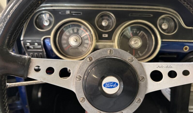Ford Mustang 4.9 L 302 Fastback full