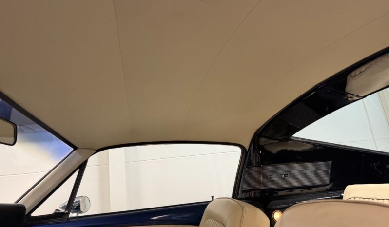 Ford Mustang 4.9 L 302 Fastback full