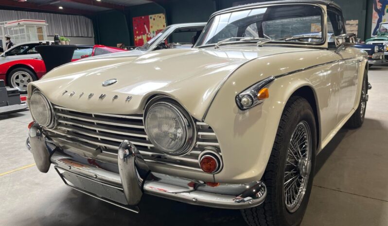 Triumph TR4A cabriolet full