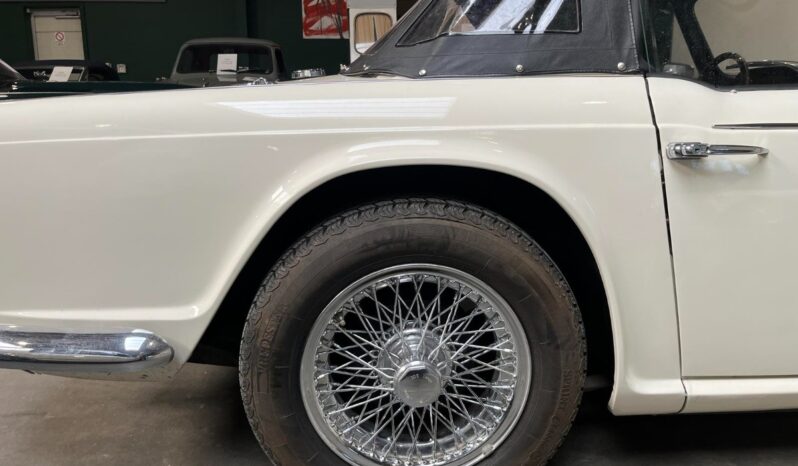Triumph TR4A cabriolet full
