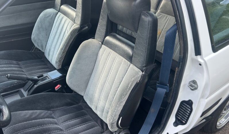 Toyota Corolla AE86 GT 16v full