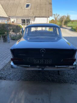 Mercedes-Benz 220-280 (W111) Heckflosse full