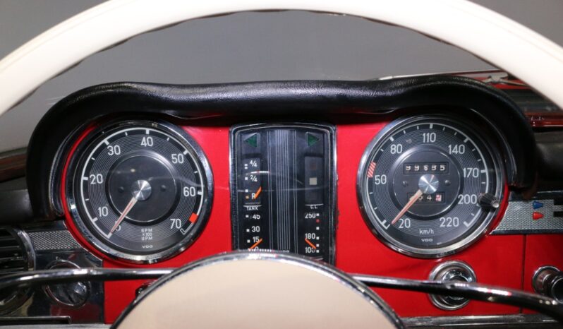 Mercedes-Benz SL (W113) 230 Pagode full