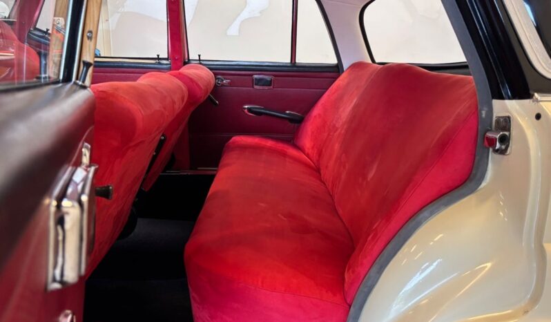 Mercedes-Benz 220-280 (W111) 220 SE 2,2 4d full