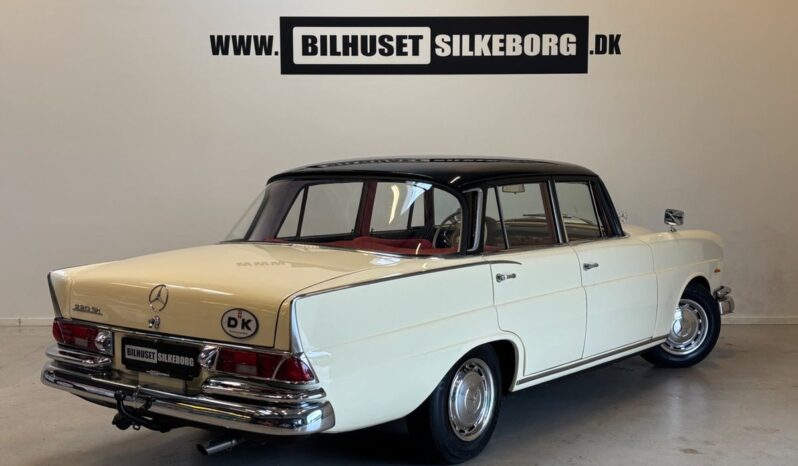 Mercedes-Benz 220-280 (W111) 220 SE 2,2 4d full