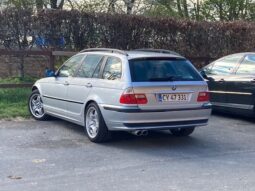 BMW 3-serie E46 330i Touring full