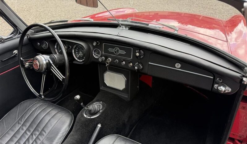 MG MGB 1800 Roadster full
