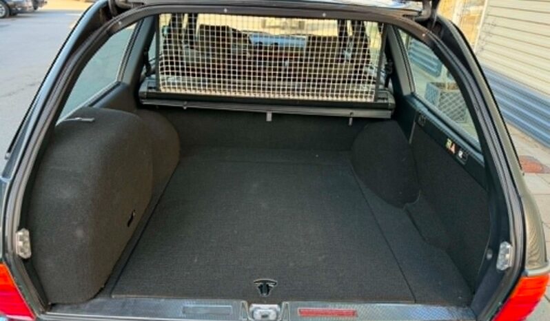 Mercedes-Benz 200-300 (W123) 230 TE full