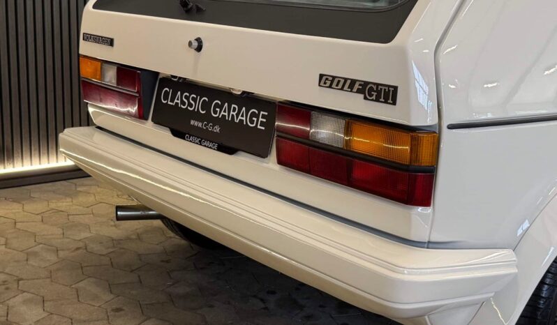 VW Golf 1 Gti Pirelli W65 full