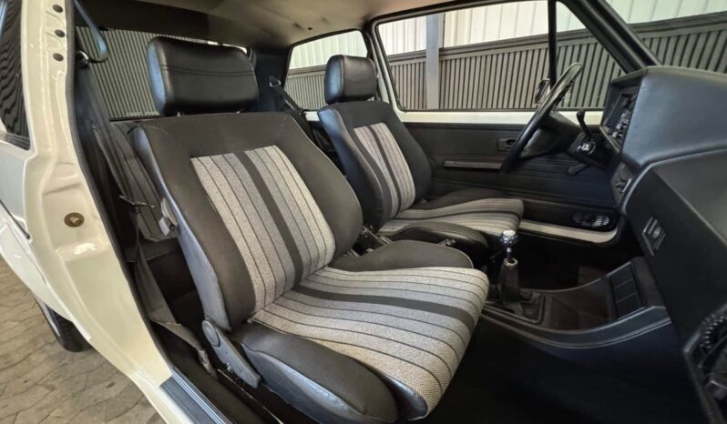 VW Golf 1 Gti Pirelli W65 full