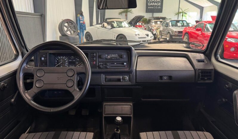 VW Golf 1 Gti Pirelli W65 full