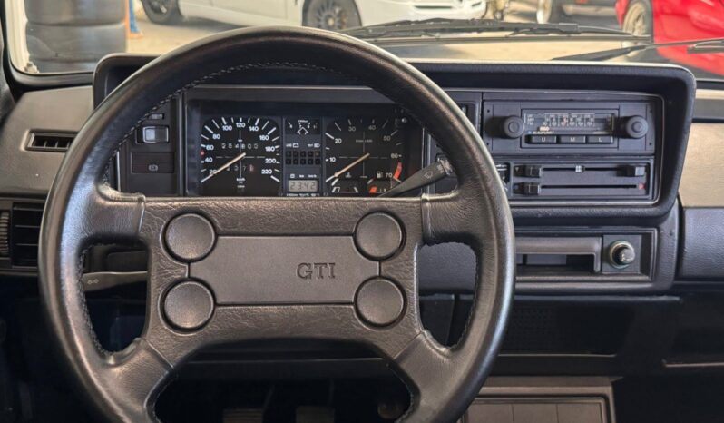 VW Golf 1 Gti Pirelli W65 full