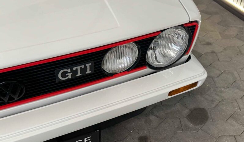VW Golf 1 Gti Pirelli W65 full