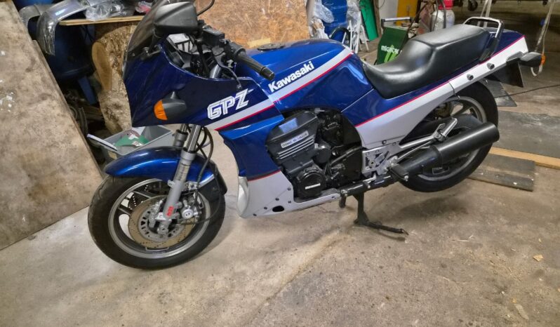 Kawasaki GPZ 900R full