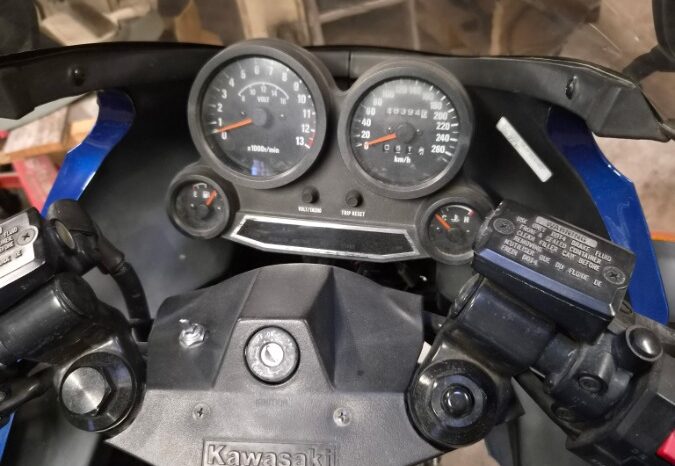 Kawasaki GPZ 900R full