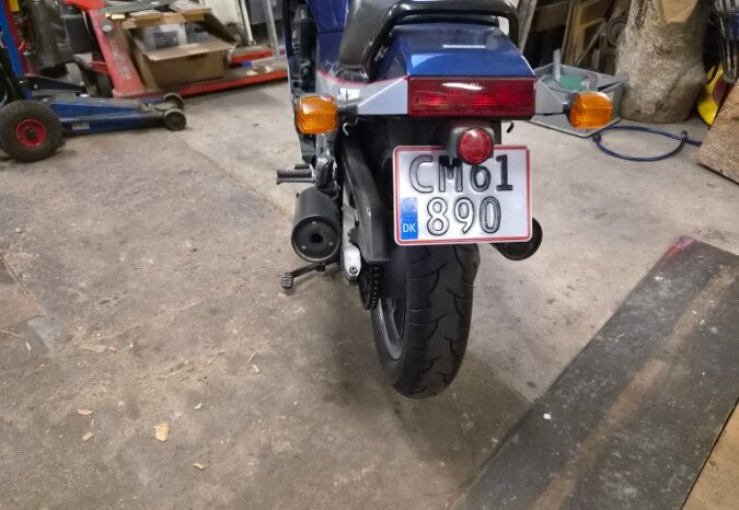 Kawasaki GPZ 900R full