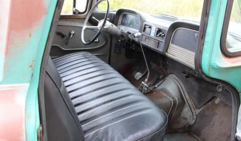 Chevrolet C10 Apache Fleetside full
