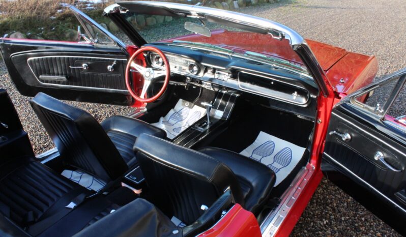 Ford Mustang Cab full