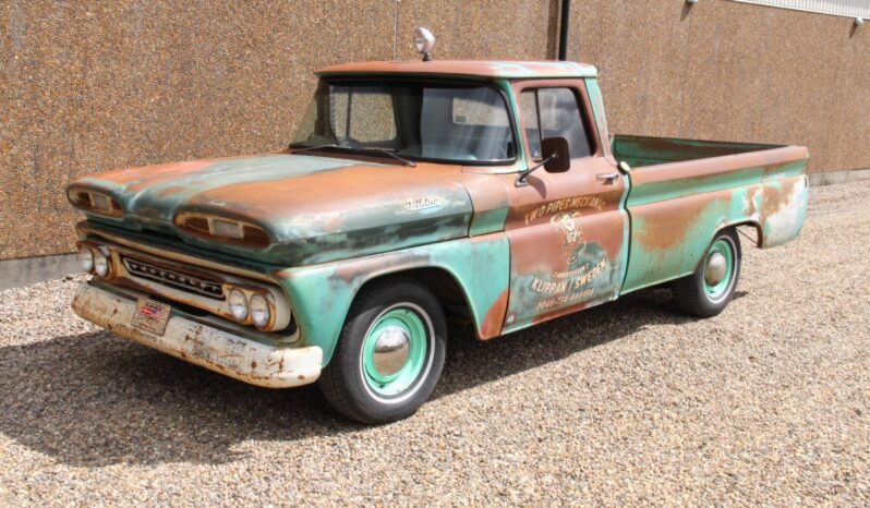 Chevrolet C10 Apache Fleetside full