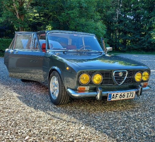 Alfa Romeo 2000 Berlina full