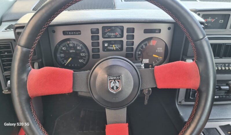 Pontiac Fiero 2,8 GT V6 full