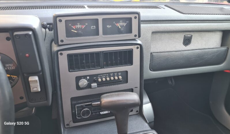 Pontiac Fiero 2,8 GT V6 full
