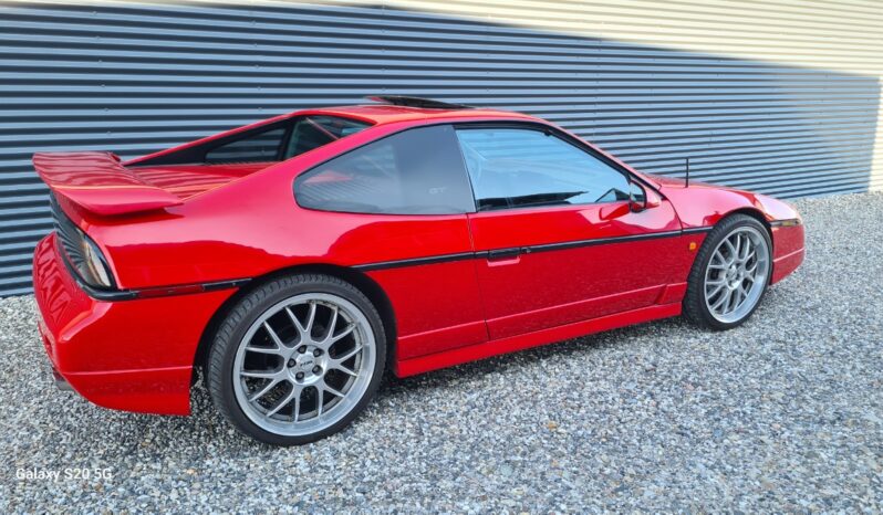 Pontiac Fiero 2,8 GT V6 full