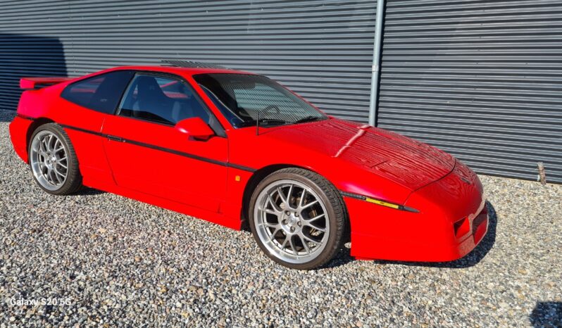 Pontiac Fiero 2,8 GT V6 full