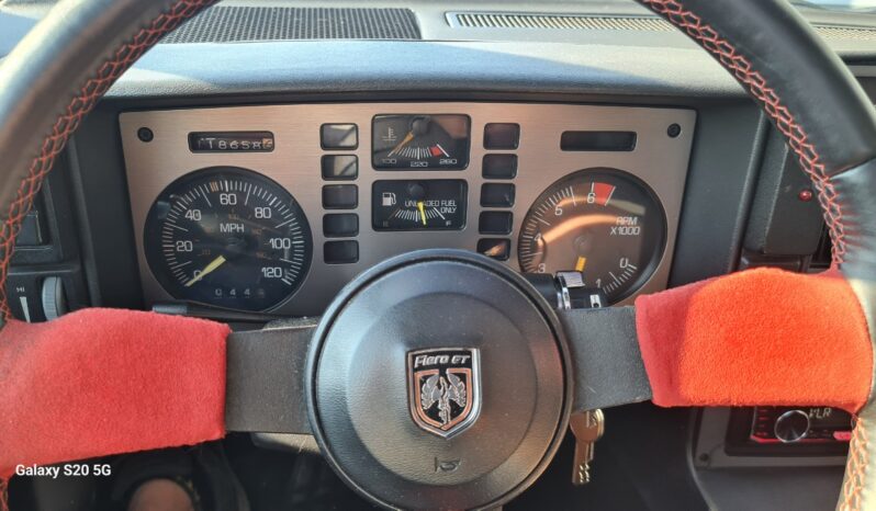 Pontiac Fiero 2,8 GT V6 full