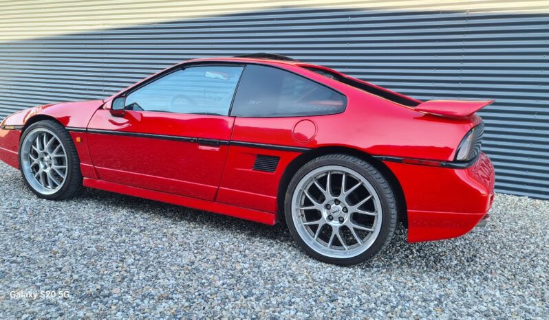 Pontiac Fiero 2,8 GT V6 full