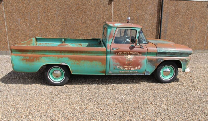 Chevrolet C10 Apache Fleetside full
