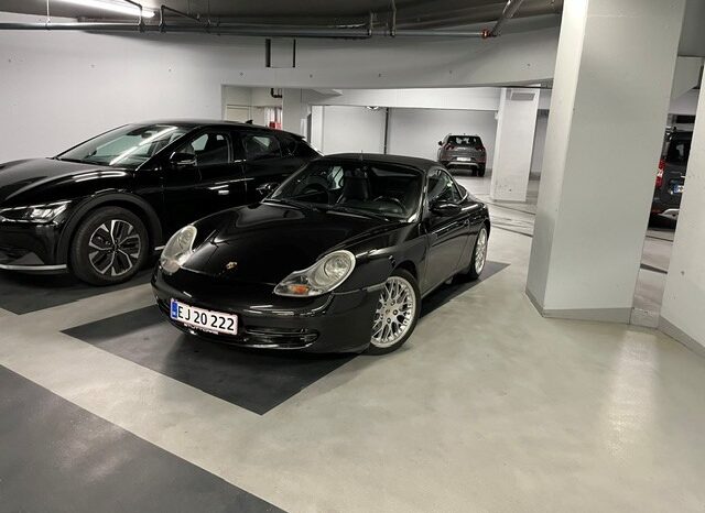 Porsche 911 996 Carrera 4 full
