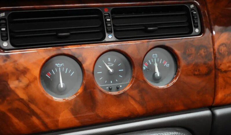 Jaguar XK8 Convertible aut. full