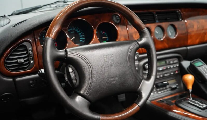 Jaguar XK8 Convertible aut. full
