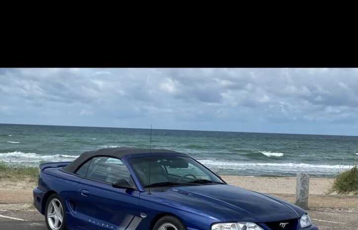 Ford Mustang GT Saleen S281 full