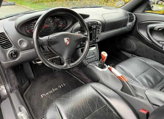 Porsche 911 996 Carrera 4 full