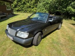 Mercedes-Benz E-Klasse (W124) E200 Cabriolet full