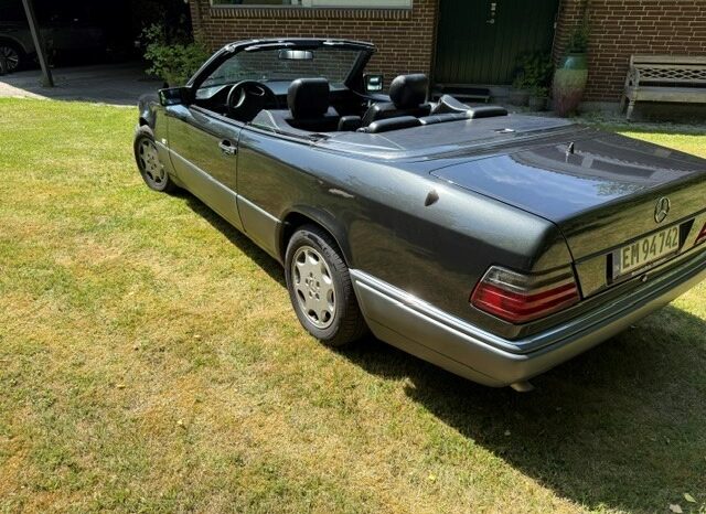Mercedes-Benz E-Klasse (W124) E200 Cabriolet full