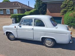 Ford Anglia 101E Mark 2 De Luxe full