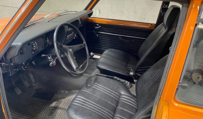 Mazda 323 1300 full