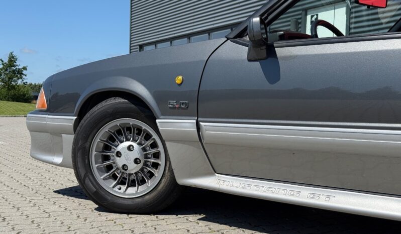 Ford Mustang GT full