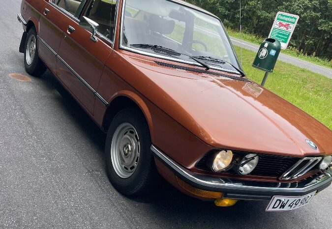 BMW 5-serie E12 518 i full