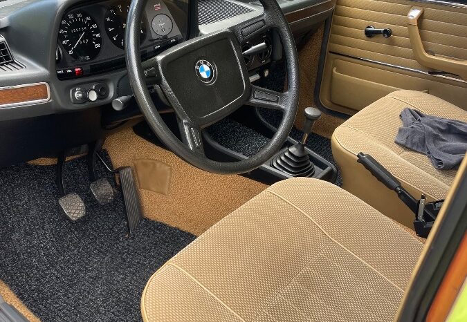 BMW 5-serie E12 518 i full