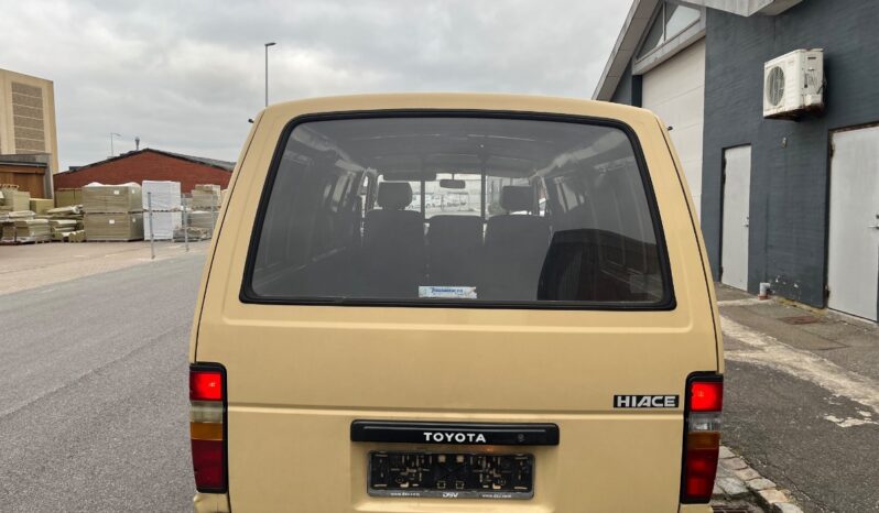 Toyota HiAce Hiace full