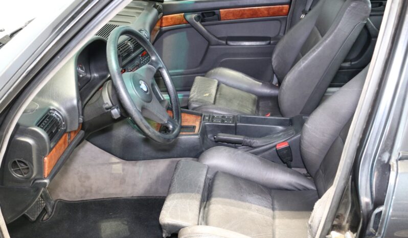 BMW 7-serie E32 750i V12 full